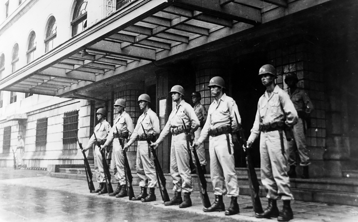 General MacArthur Honor Guard 11th Airborne New Grand Hotel